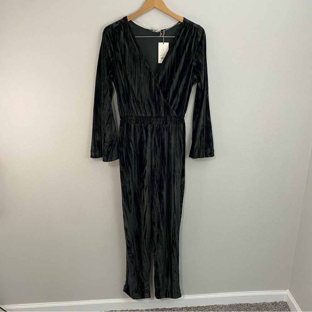 A New Day Black Velvet Jumpsuit NWT Women’s Small‎